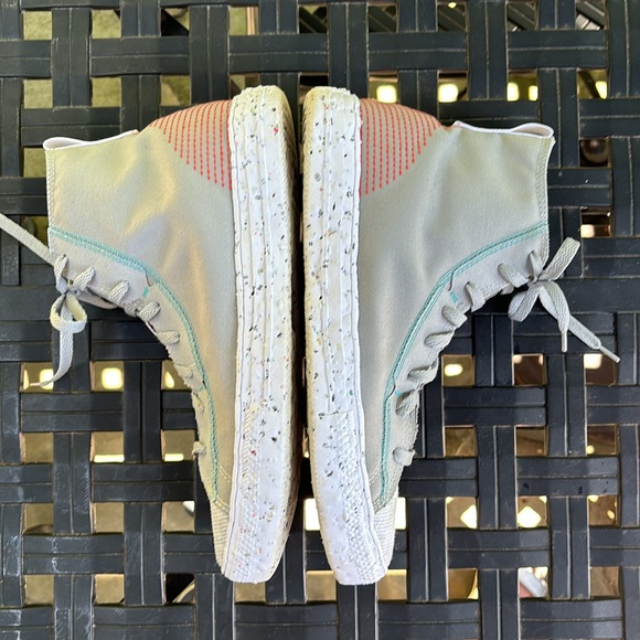 Men’s Converse Chuck Taylors - Picture 4 of 9